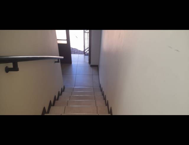 65M² OFFICE TO LET IN KENLEAF